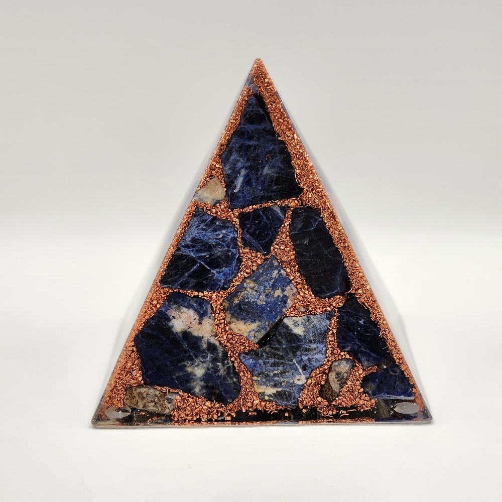 Starlight Orgonite Pyramid: EMF, 5G Protection and Energy Generator. - Picture 3 of 9